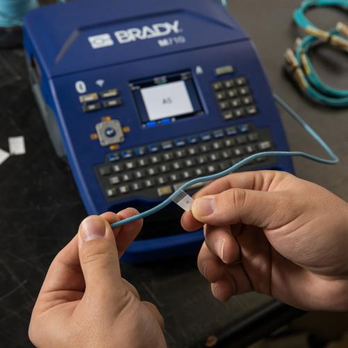 Imprimante portable pour marquag - Etiqueteuse Brady